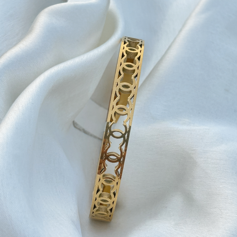 Chic Cut-Out Patterned Gold Bangle
