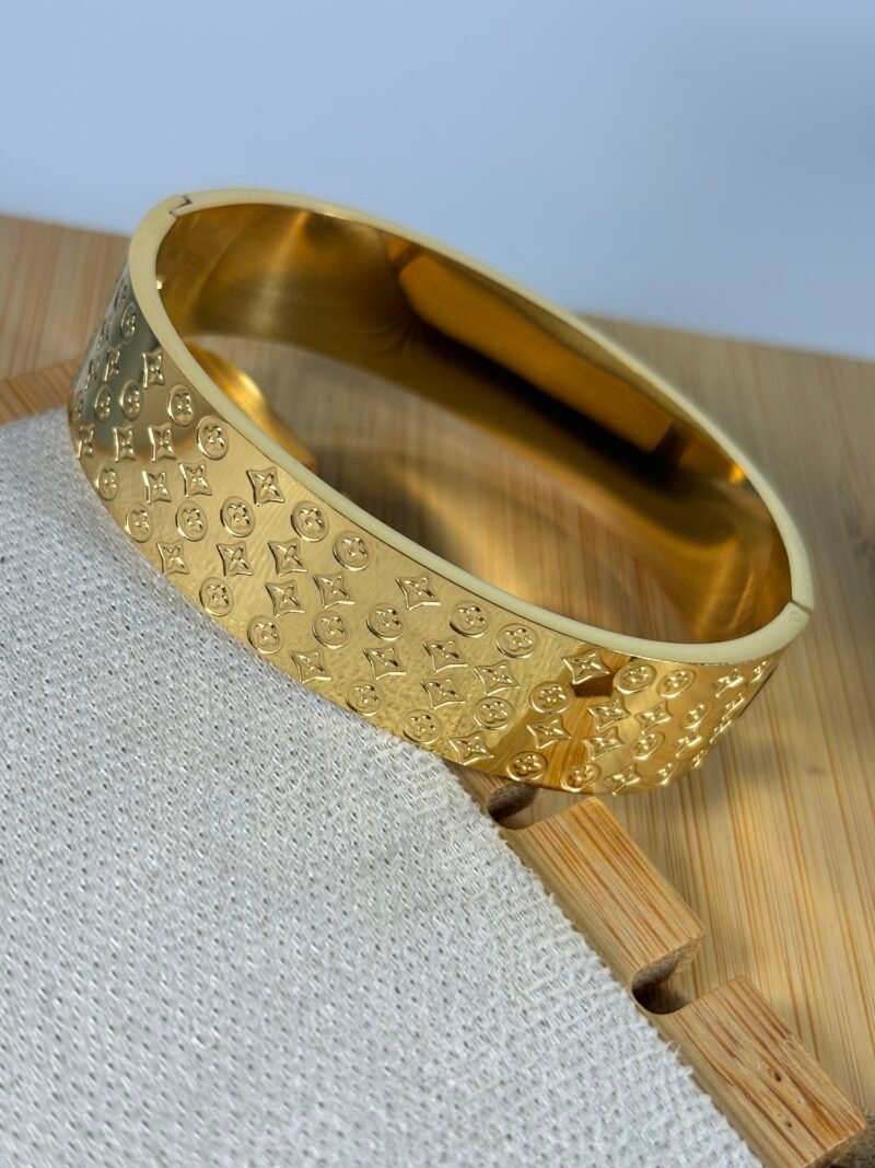 Royal Emboss
