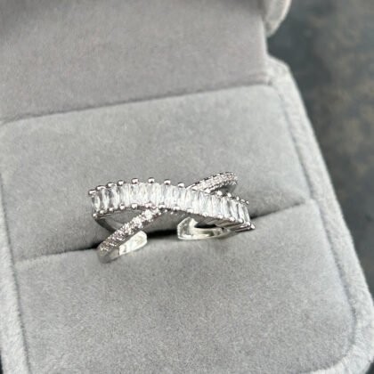Crystal Twist Luxe Ring