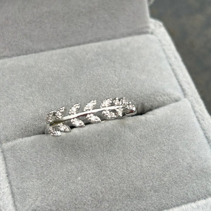Silver Ivy Band Ring