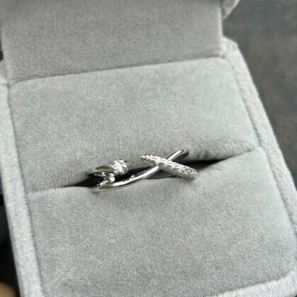 CrossCurve Elegance Ring