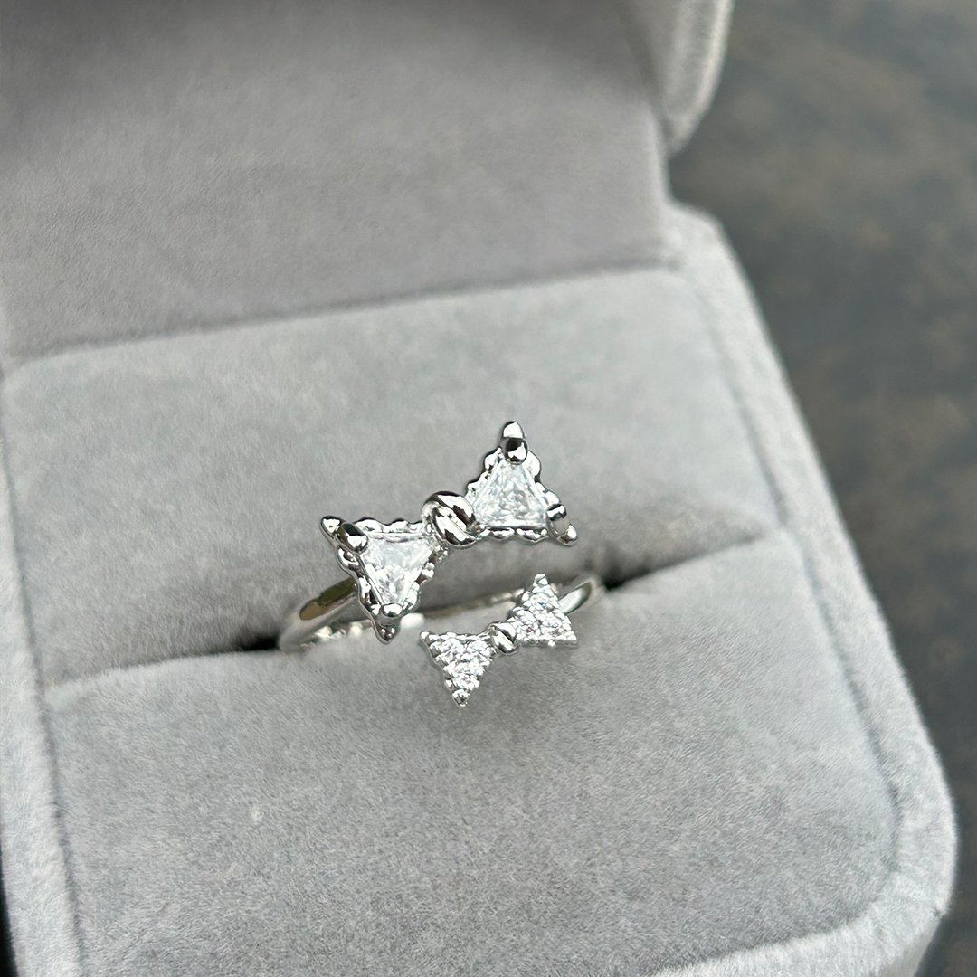 Twinkle Bows Ring