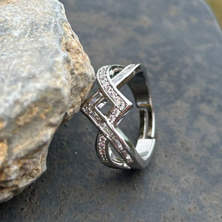 Interlock Spark Ring