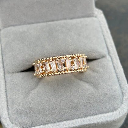 Luxe Gleam Gold Band