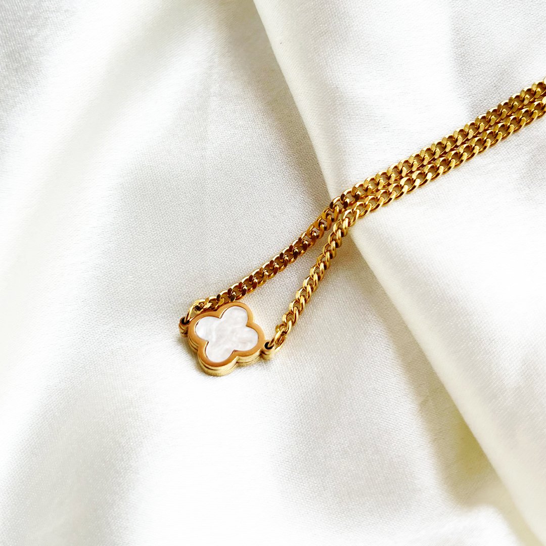 Golden Clover Charm Chain Bracelet