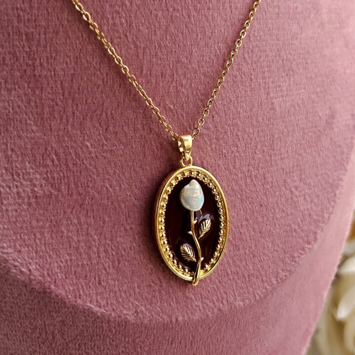 Golden Rose Cameo Oval Pendant