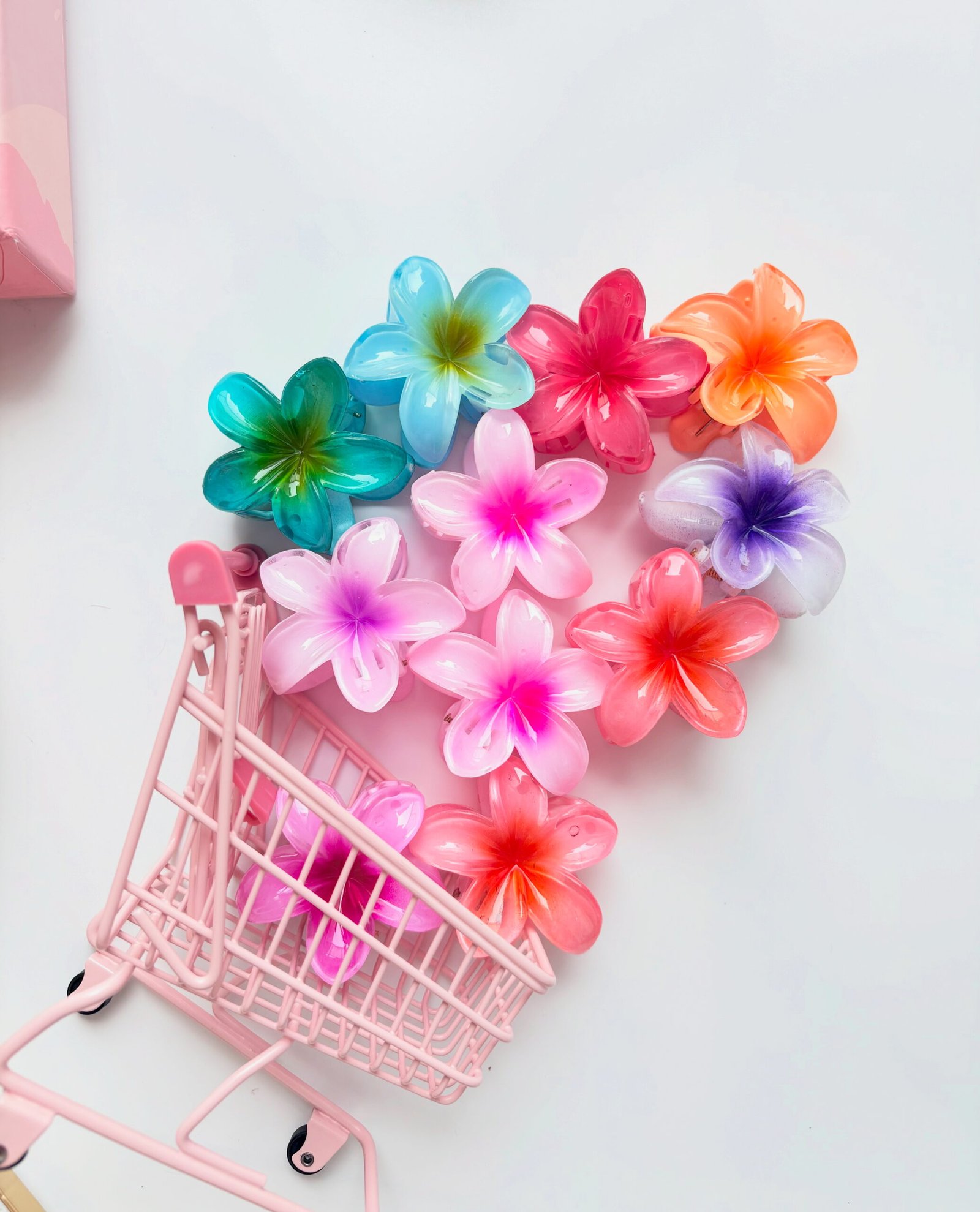 Plumeria flower clutcher