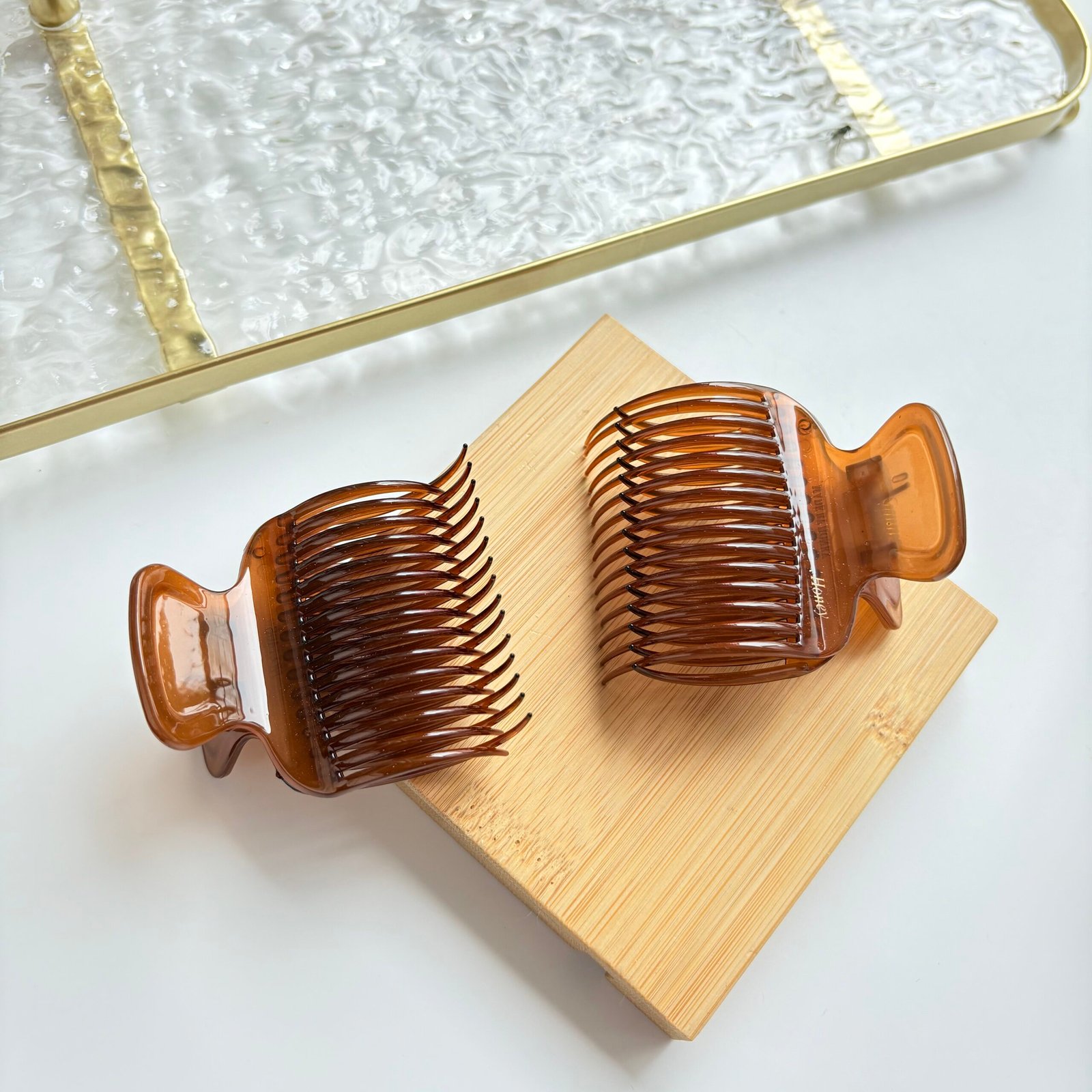 GlossGrip Wide Comb Claw 2