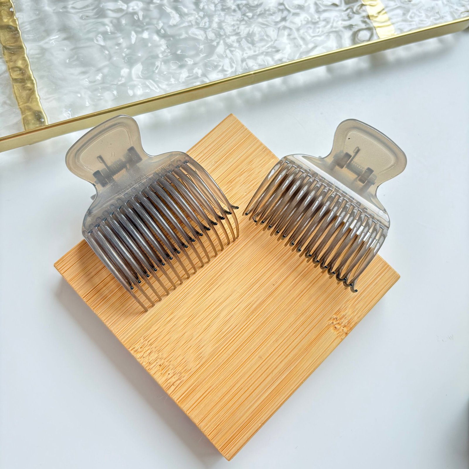 GlossGrip Wide Comb Claw 3