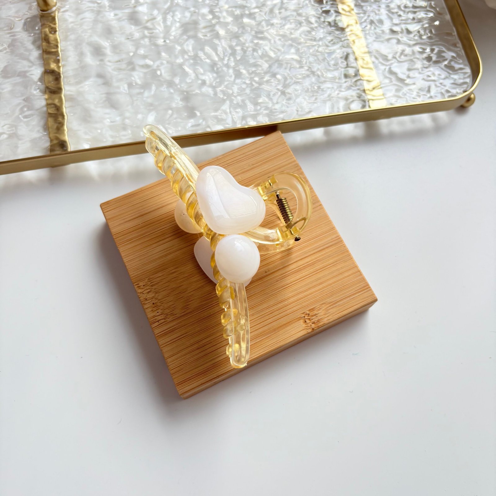 Honey Heart Pearl Claw Clutcher