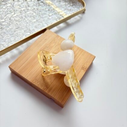 Honey Heart Pearl Claw Clutcher