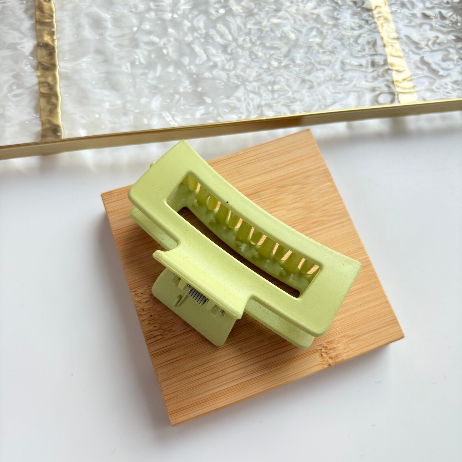 Matcha Matte Grip Claw Clutcher