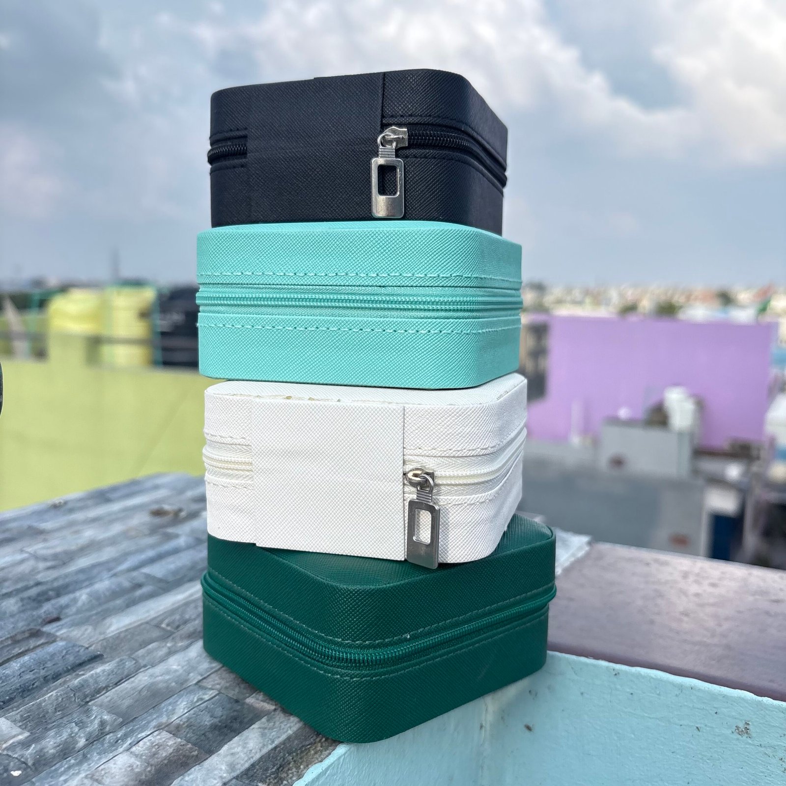 Jewel Nest (Black) Jewel Nest (Black)