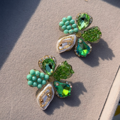 Emerald Garden Royale Studs