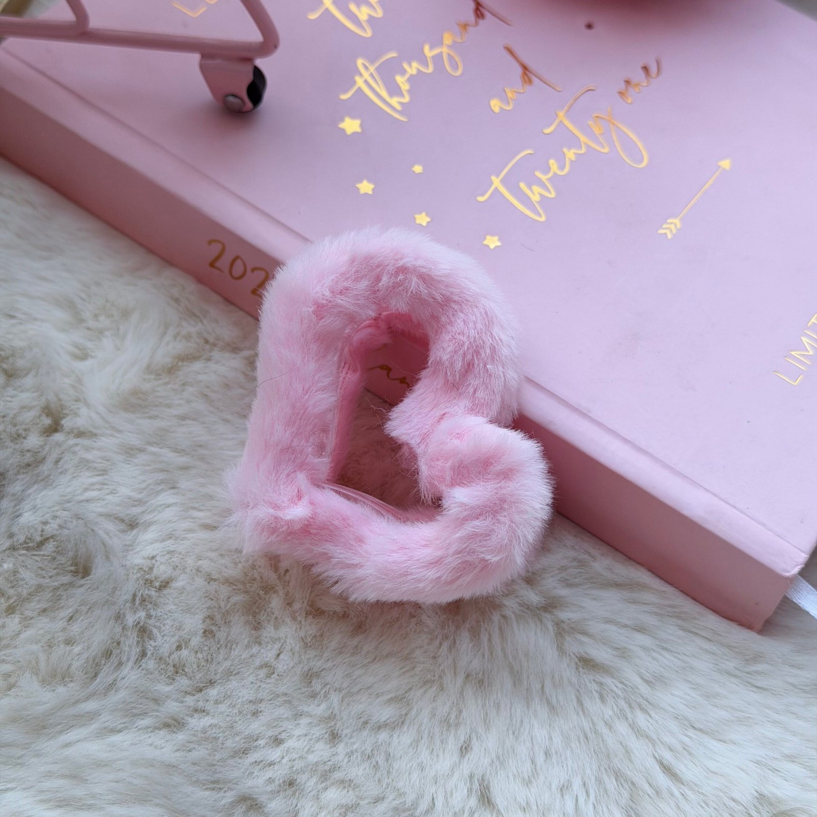 Fluffy Heart Claw Clutcher5 Fluffy Heart Claw Clutcher5