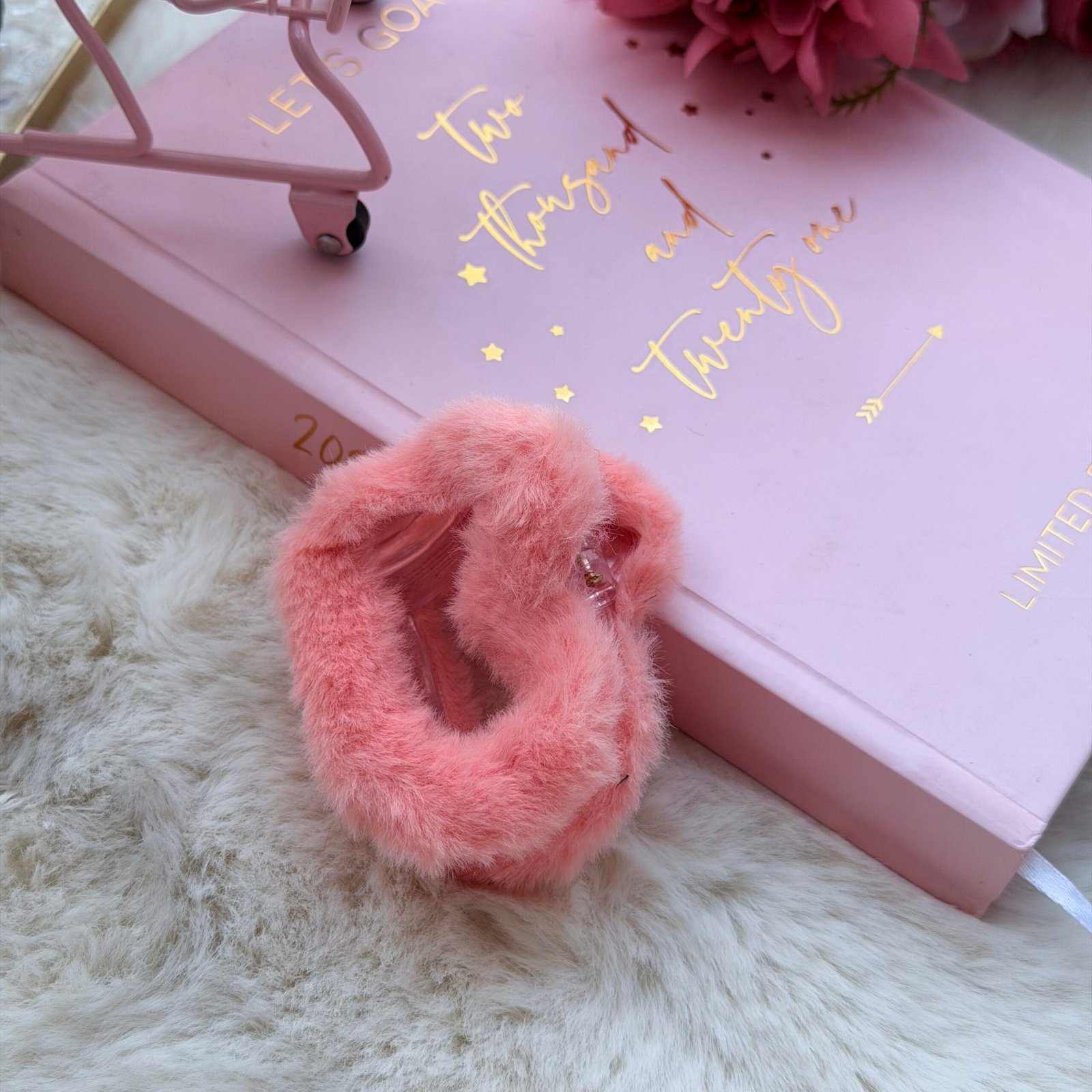 Fluffy Heart Claw Clutcher6 Fluffy Heart Claw Clutcher6