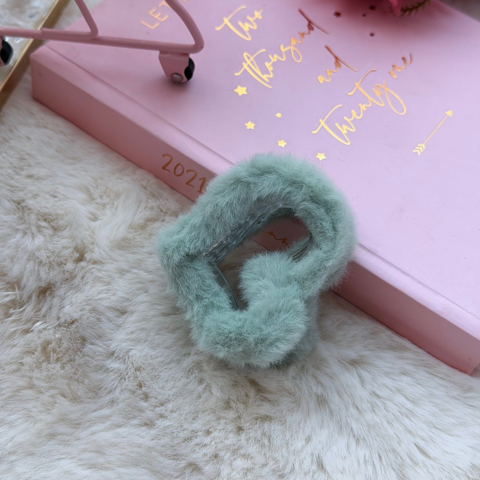 Fluffy Heart Claw Clutcher7 Fluffy Heart Claw Clutcher7