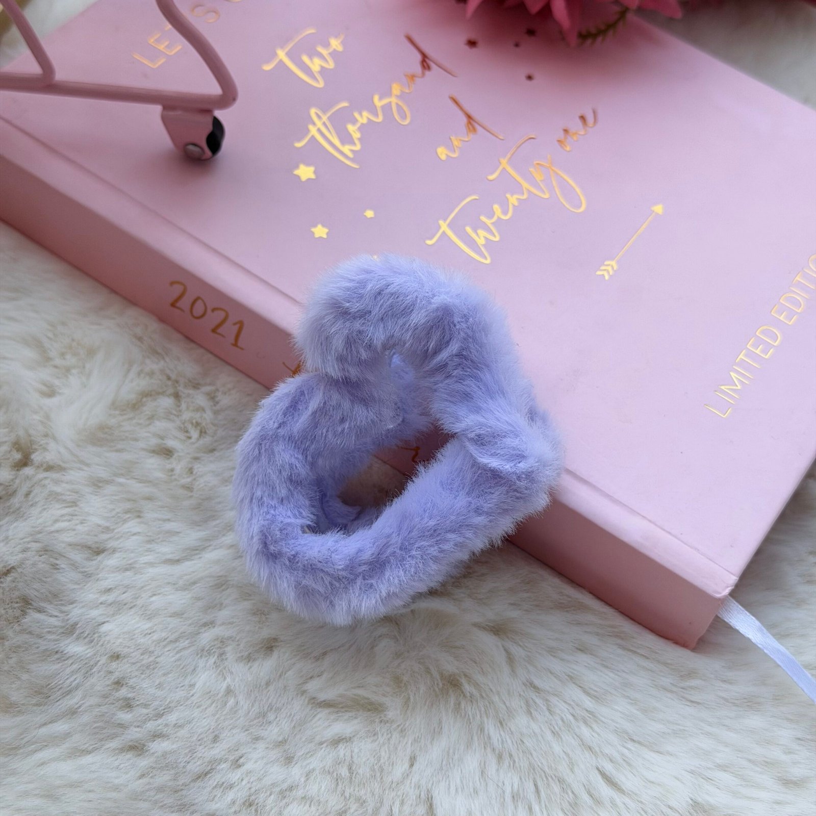 Fluffy Heart Claw Clutcher11 Fluffy Heart Claw Clutcher11