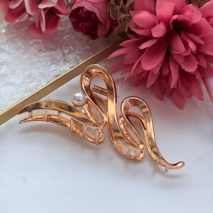 Golden Swan Pearl Clutcher